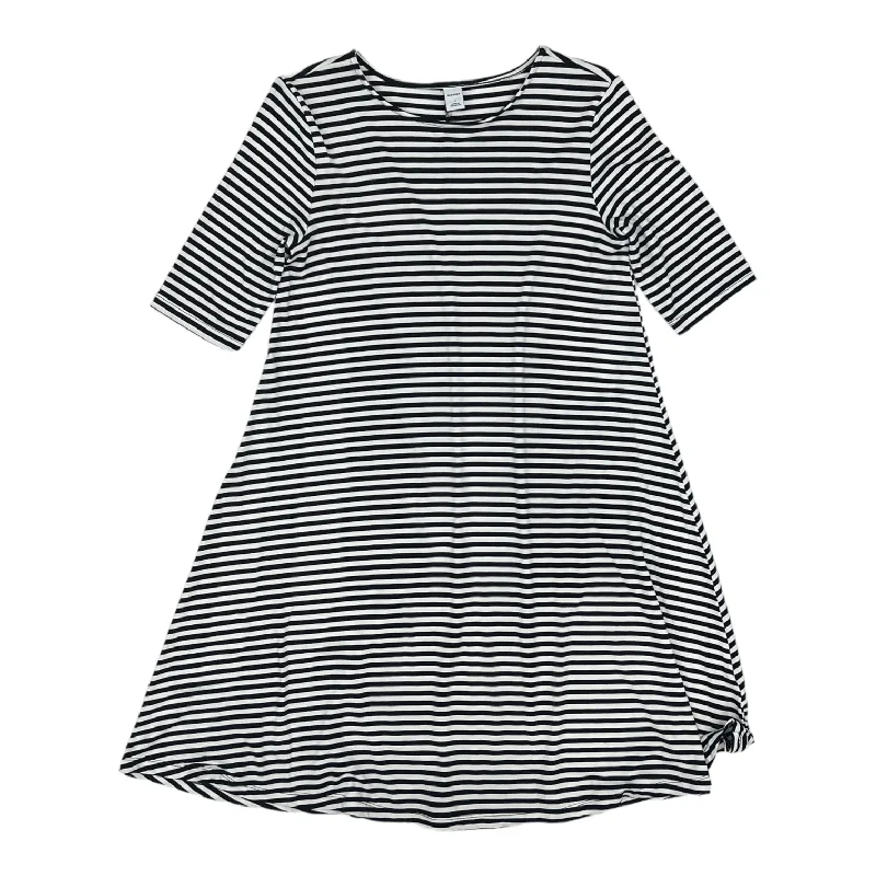 BLACK & WHITE DRESS CASUAL SHORT by OLD NAVY Size:S