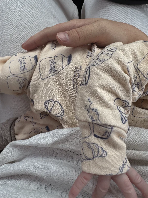 Organic cotton zip onesie - milk & croissant